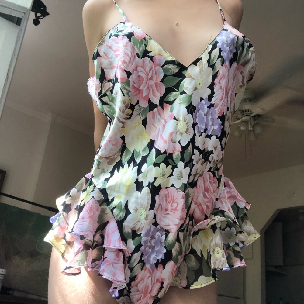 Vintage 1970s beautiful floral shimmery teddy